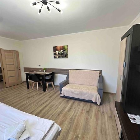 Aparthotel Центр Міста! Затишні Квартири В Новобудові! Úzhgorod Exterior foto